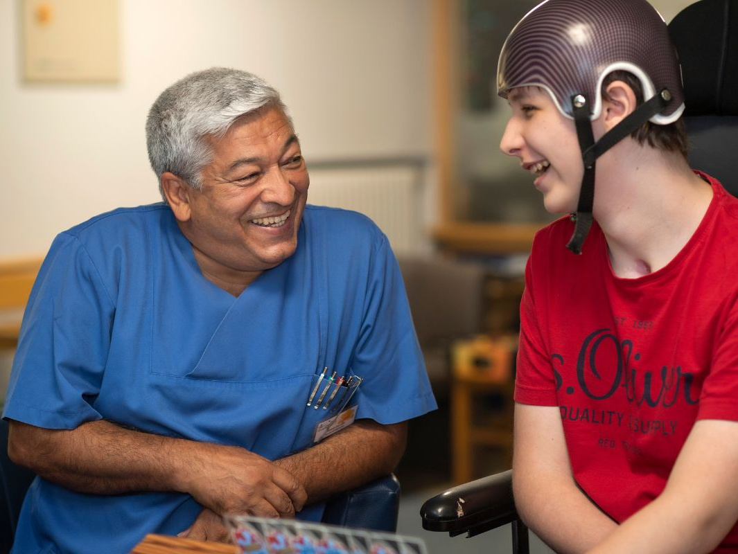 Pflegefachkraft APN (m/w/d) mit dem Schwerpunkt Rehabilitation neurologisch- schwerstbetroffene Kinder, Jugendliche und junge Erwachsene